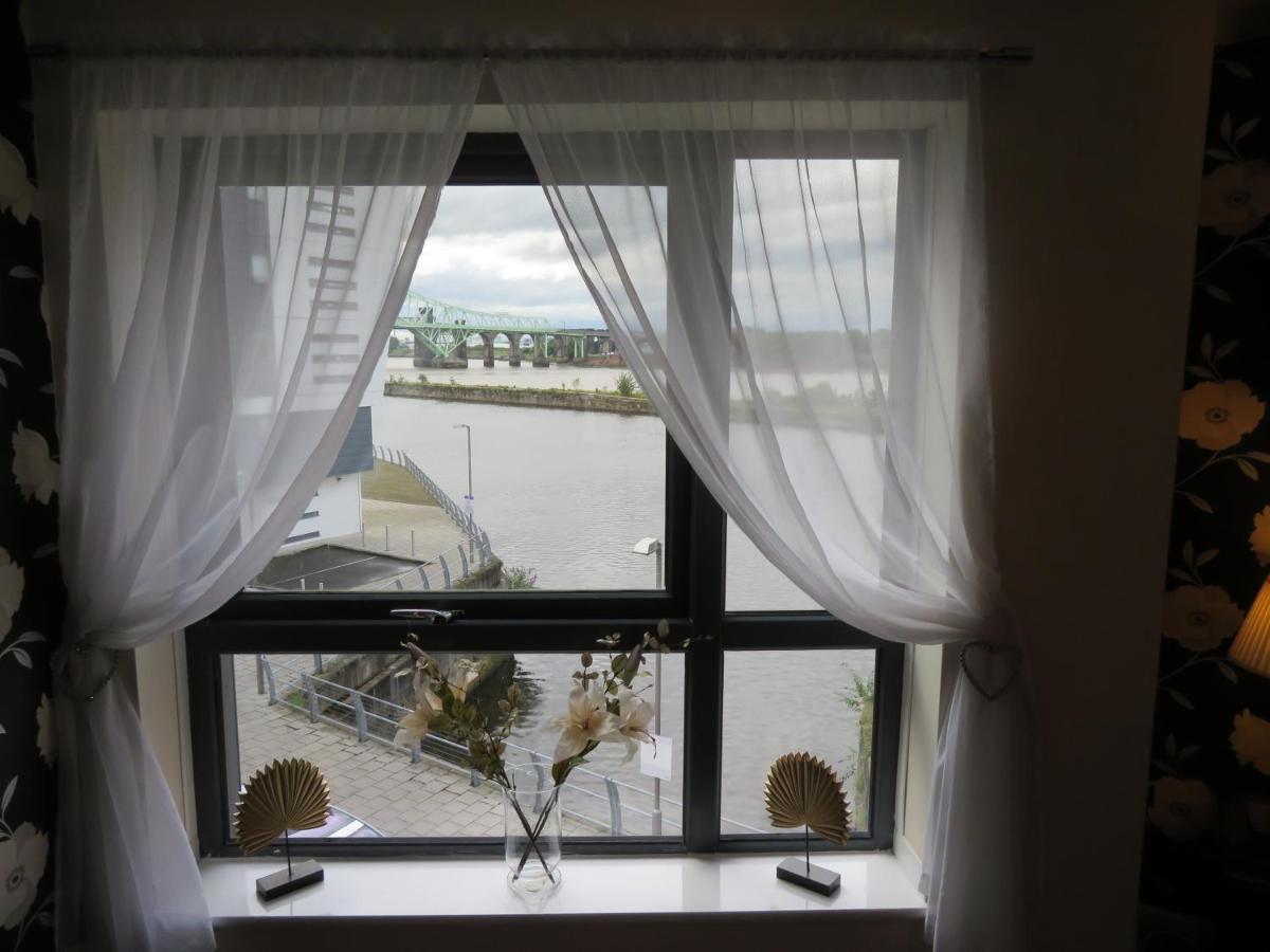 Home From Home With Fantastic Views Runcorn Kültér fotó